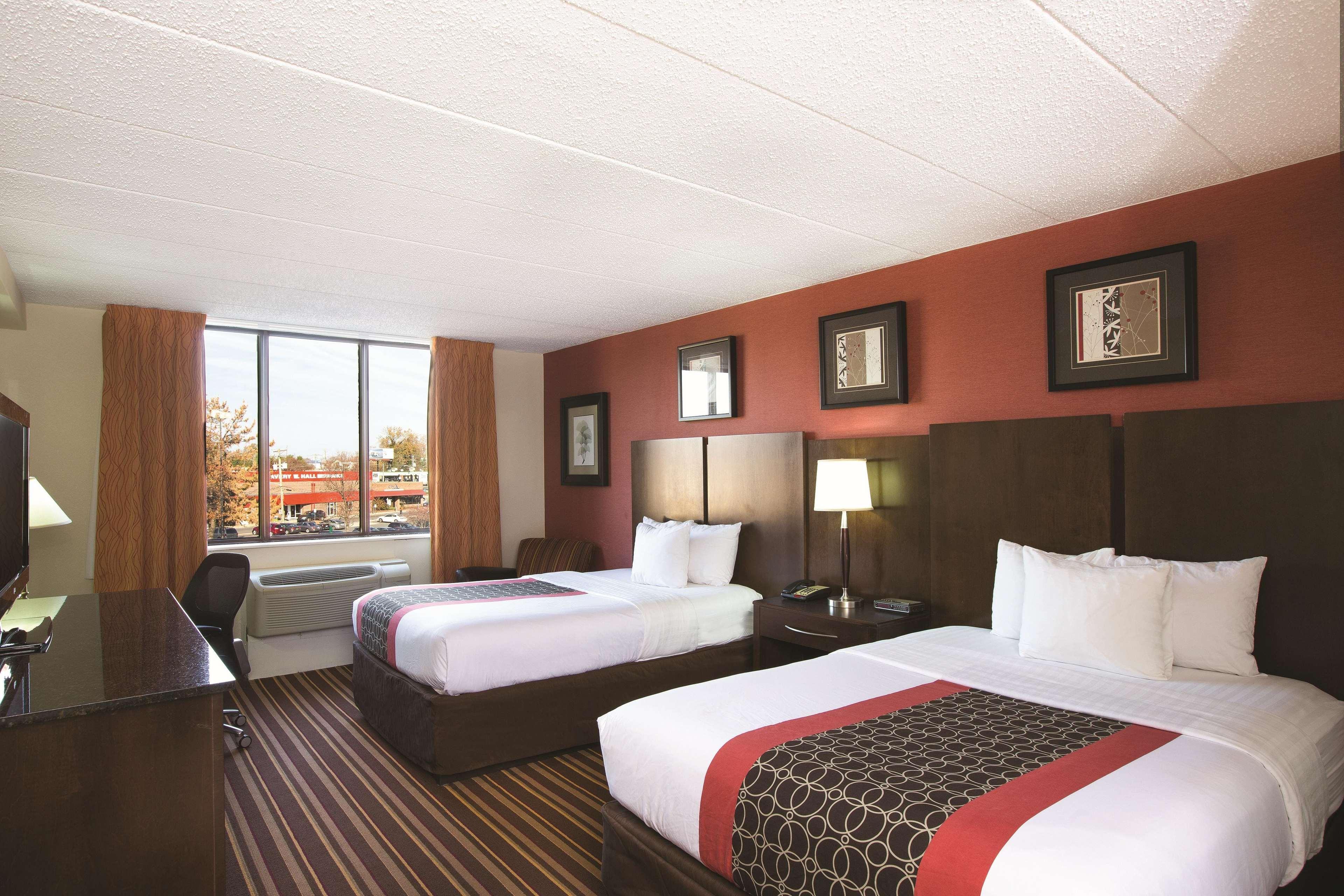 La Quinta By Wyndham Salisbury Hotel Exterior photo