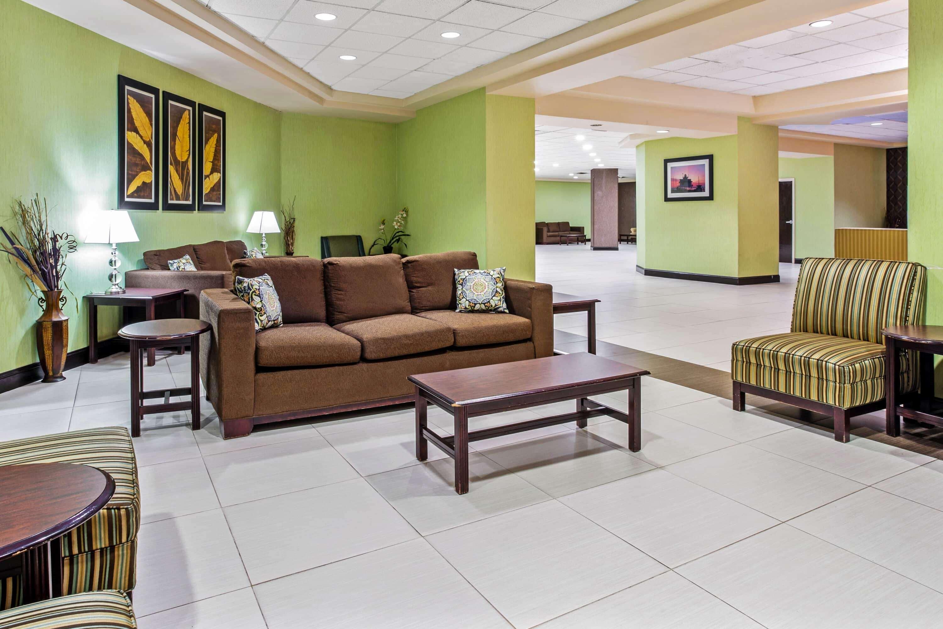 La Quinta By Wyndham Salisbury Hotel Exterior photo