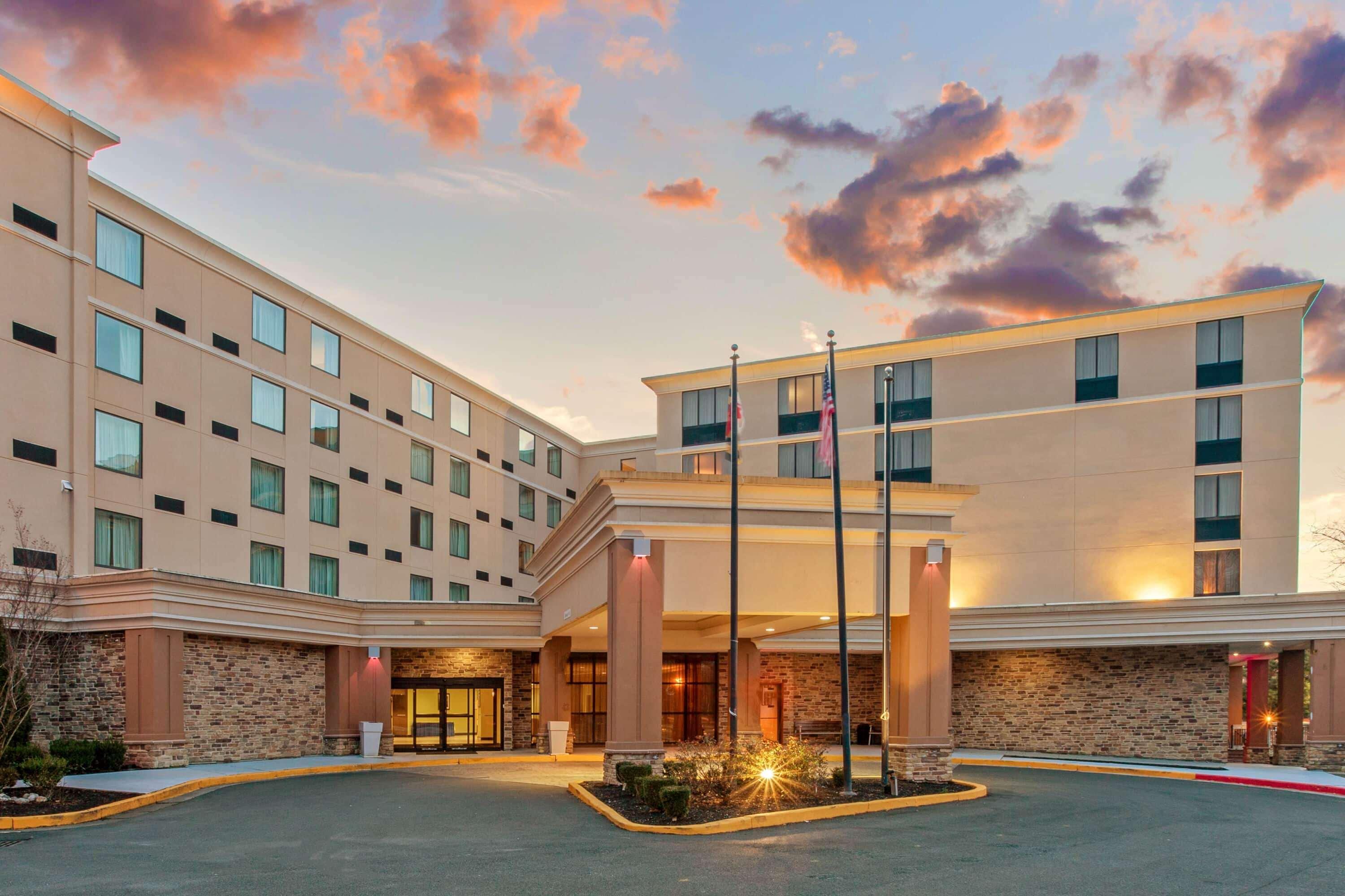 La Quinta By Wyndham Salisbury Hotel Exterior photo