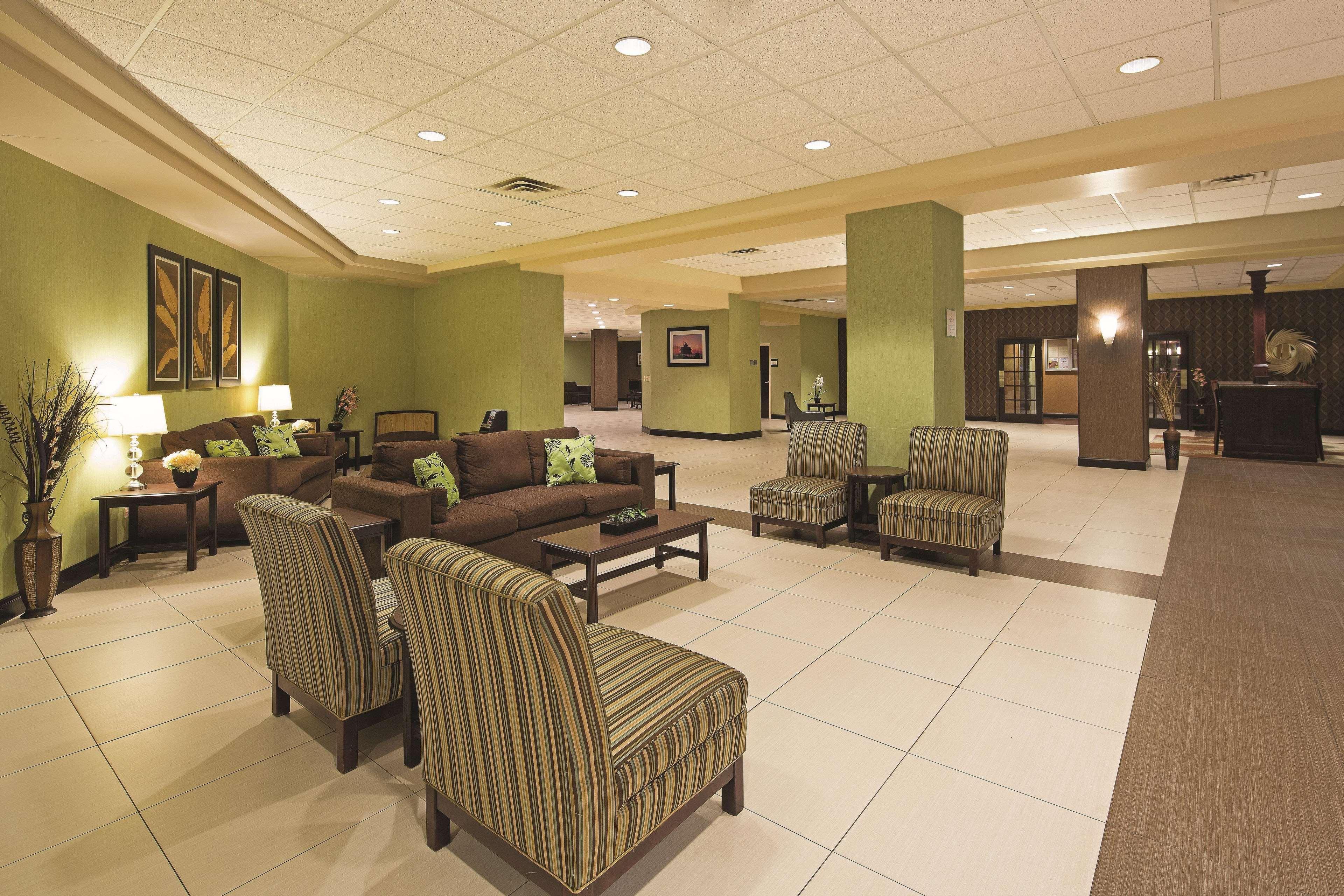 La Quinta By Wyndham Salisbury Hotel Exterior photo