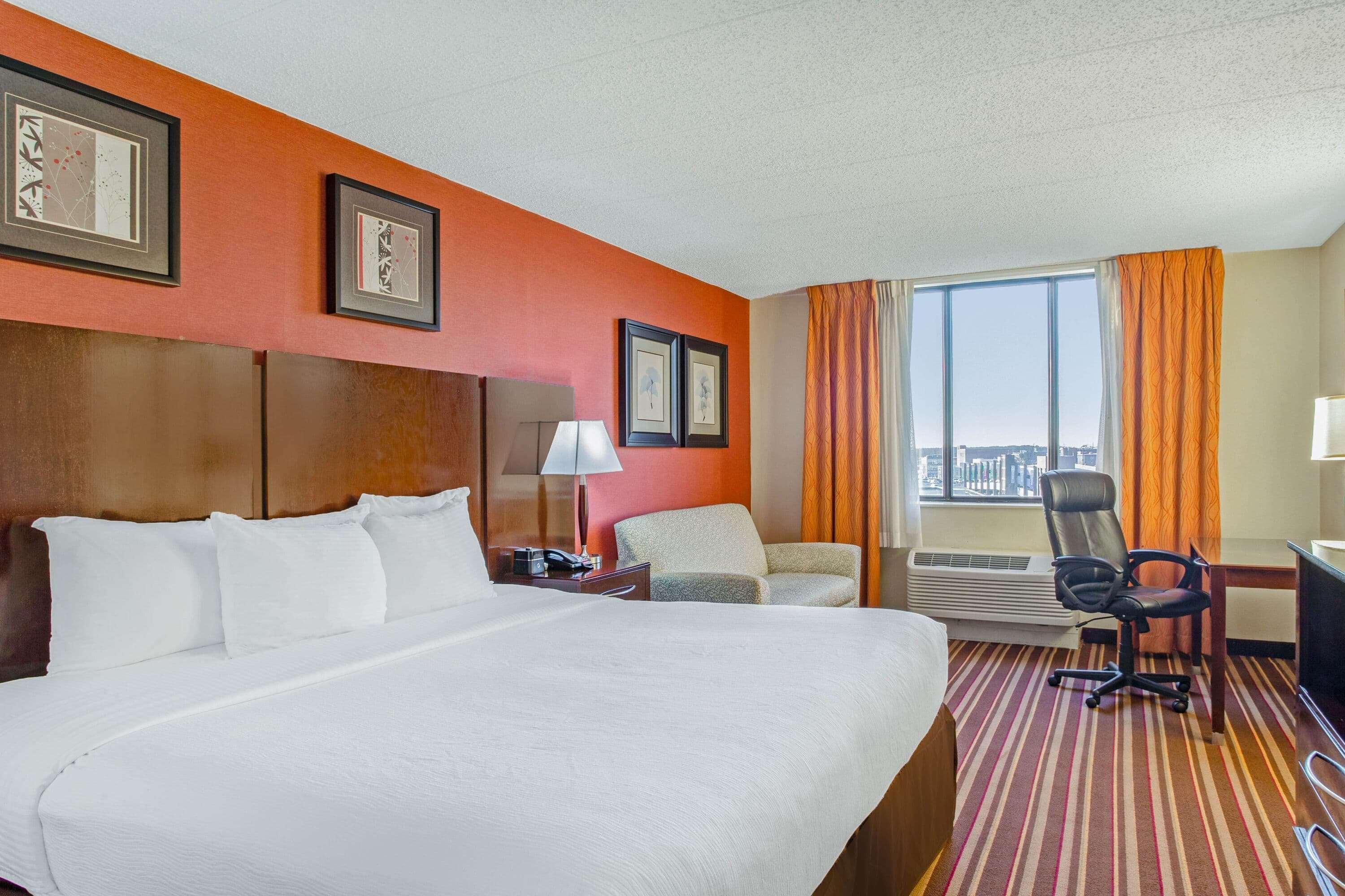 La Quinta By Wyndham Salisbury Hotel Exterior photo