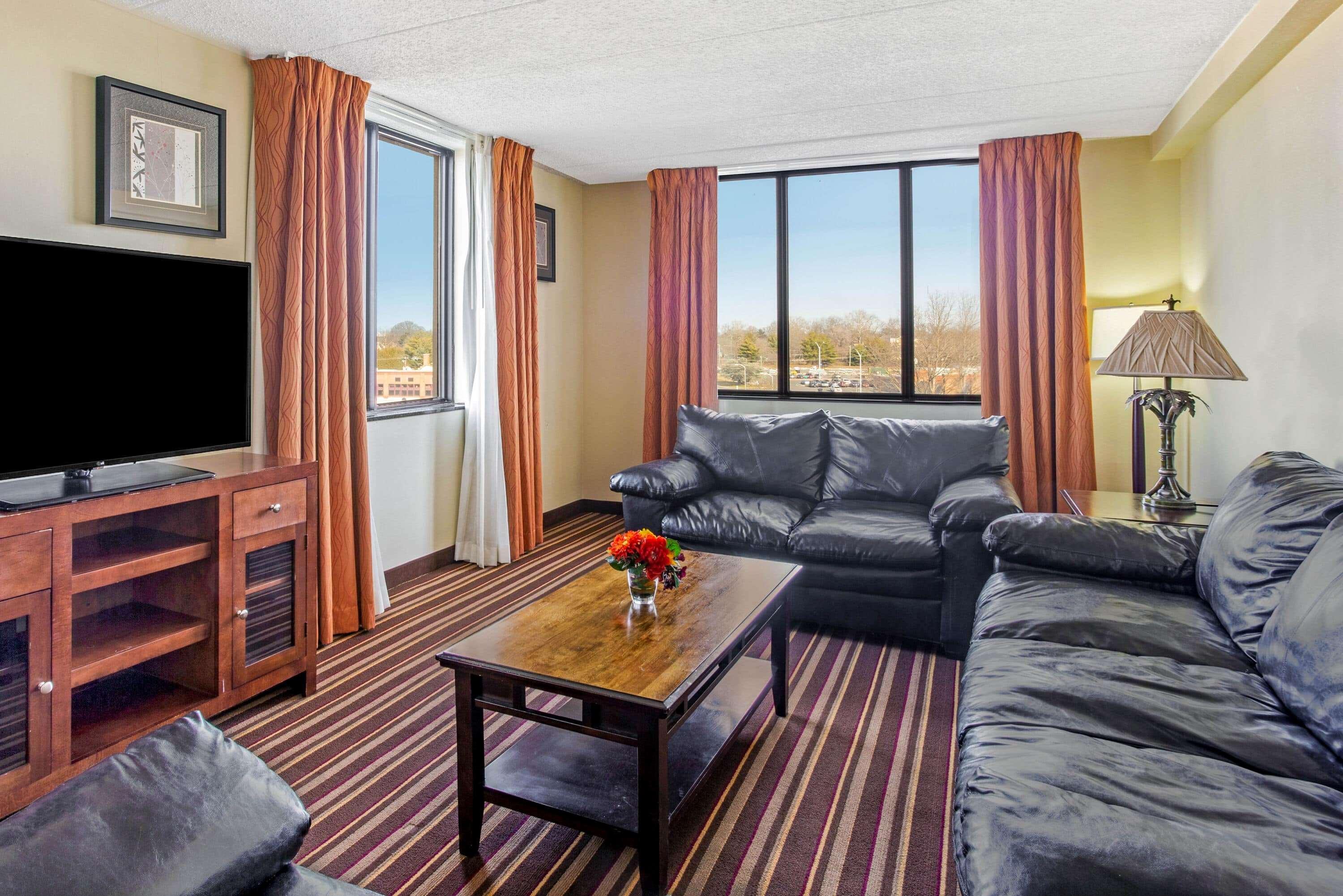 La Quinta By Wyndham Salisbury Hotel Exterior photo