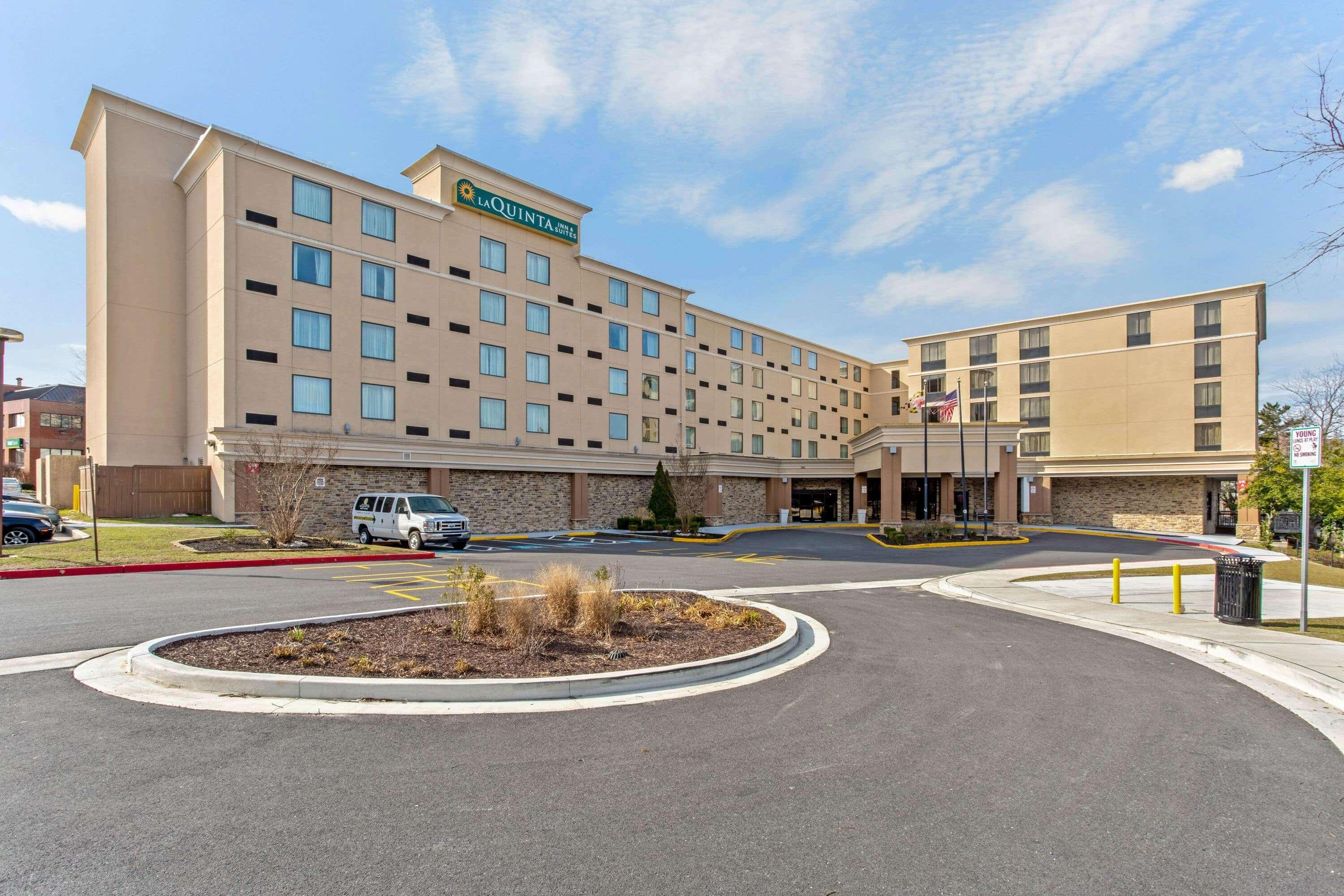 La Quinta By Wyndham Salisbury Hotel Exterior photo